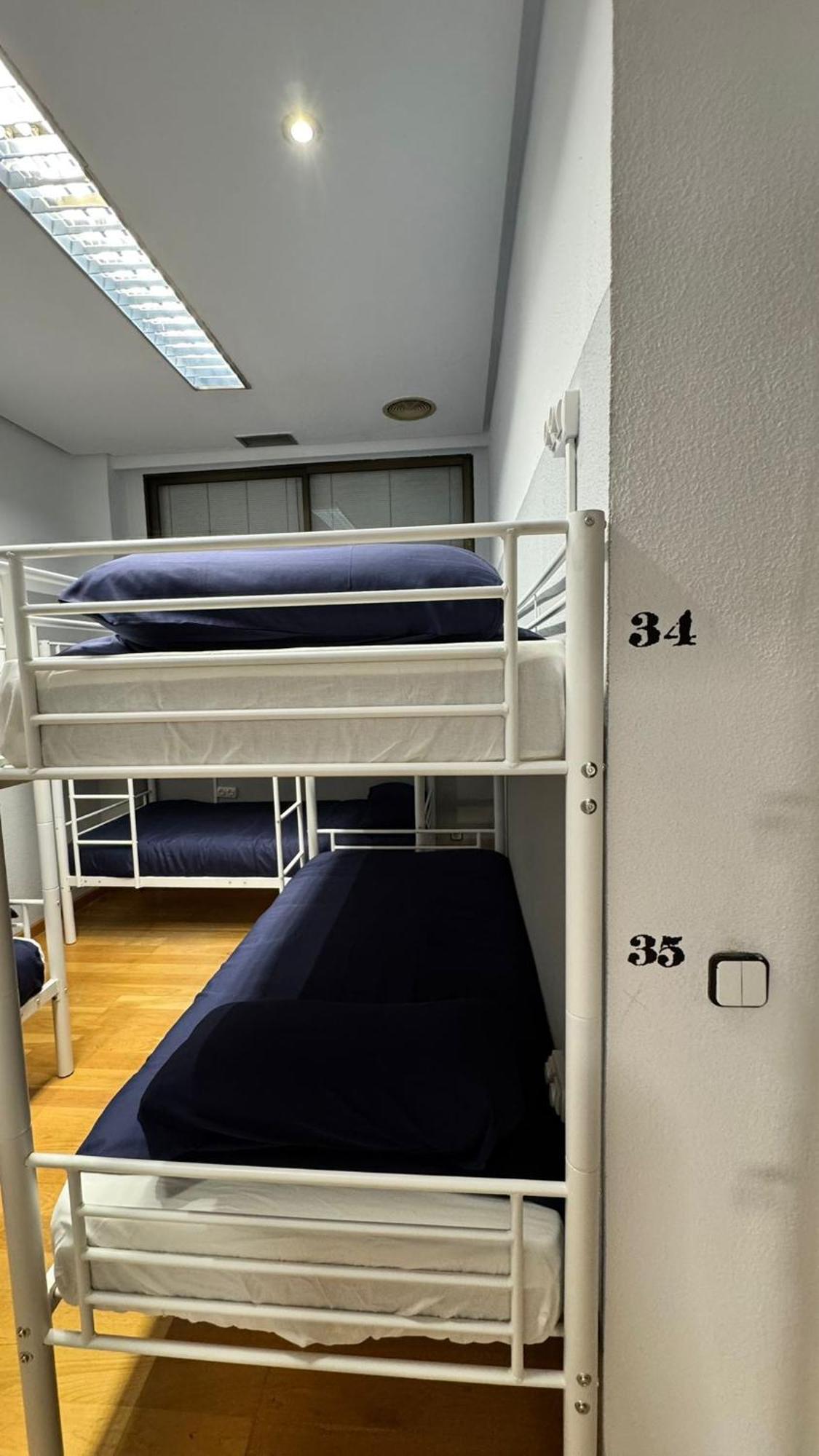 Hostel Puerta Del Angel Madrid Esterno foto