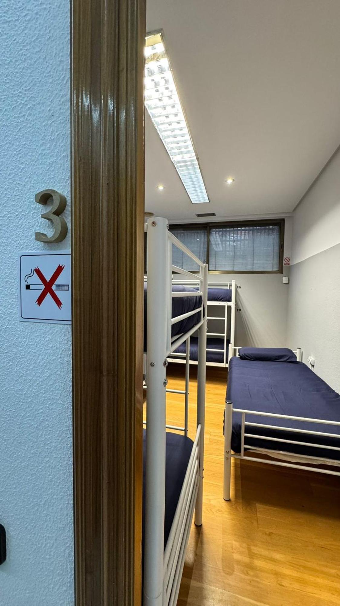 Hostel Puerta Del Angel Madrid Esterno foto
