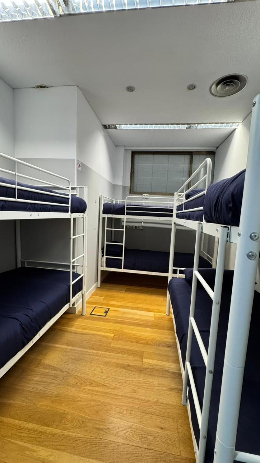 Hostel Puerta Del Angel Madrid Esterno foto