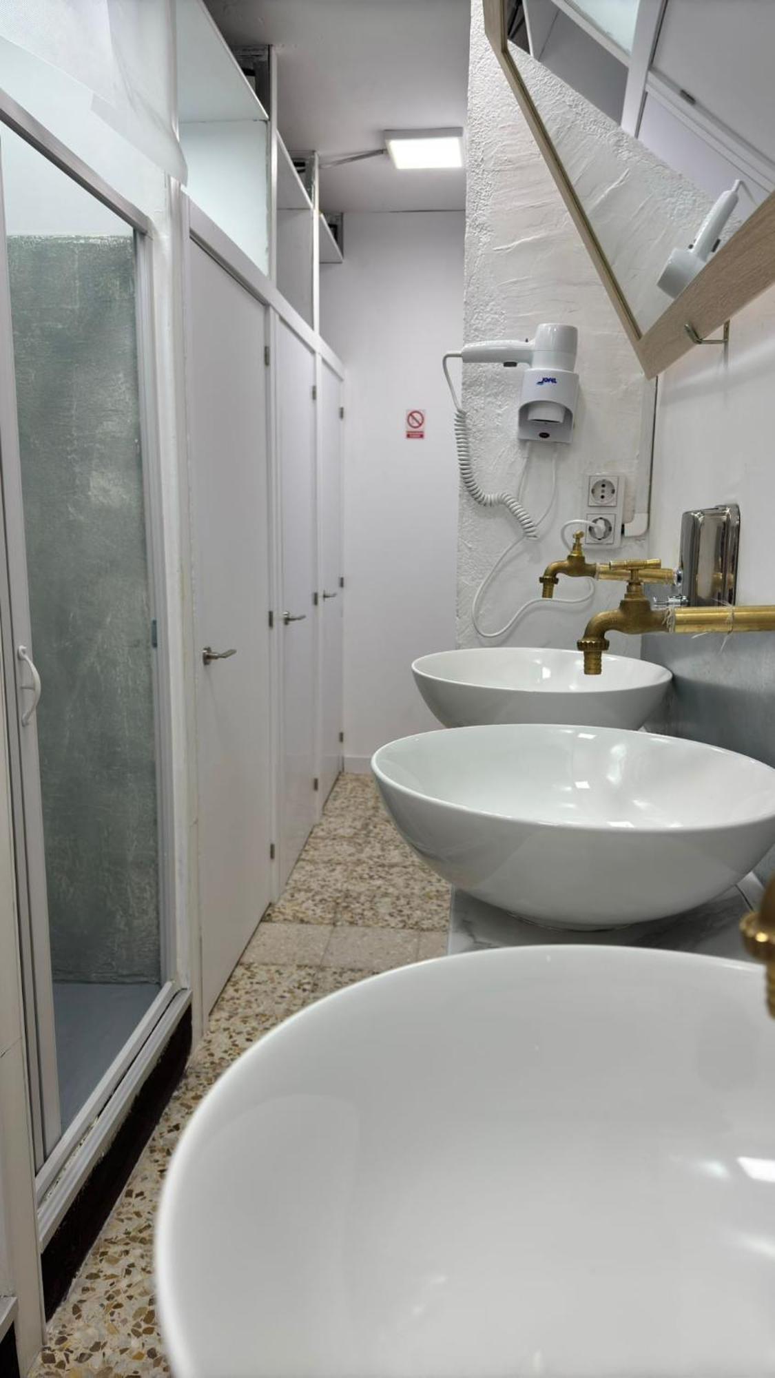 Hostel Puerta Del Angel Madrid Esterno foto
